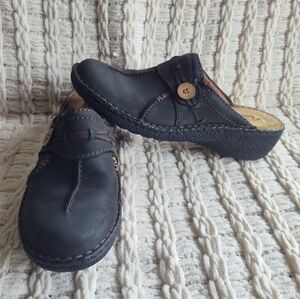 Women's Clarks Artisan Clog Mules Size 8.5 M Leather Active Air Slip On Shoes